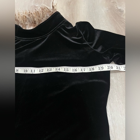 Double D Ranch Black Velvet Mock Turtleneck Feather Trim Small - Picture 7 of 12